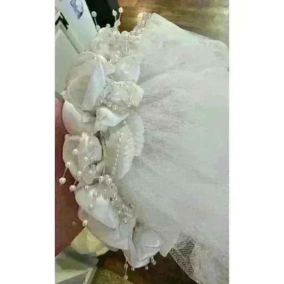 Vintage Beaded Wedding Gown Long Train And Veil Prestige Size Medium - Picture 8 of 10